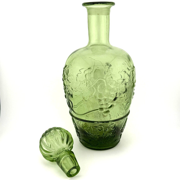 VTG MCM Green Glass Wine Decanter Embossed Grapes Vines Leaves and Stopper - Picture 4 of 8